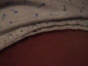 在亲戚家寄宿 半夜摸到表妹的房间捏捏她的小乳头