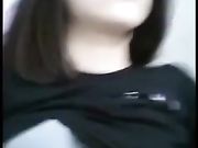 微拍美眉厕所装酷菊花痒了 撅起屁股嘘嘘