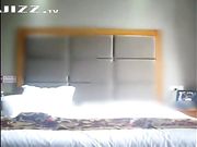 六旬老汉挺潮流 家中3P还要拍下来2