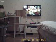 最近很红的骑士哥应邀双胞胎姐妹花一块玩