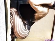 黑色丝袜女友跪舔超爽超诱惑