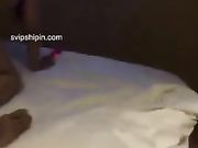 情人节与老婆和她的闺蜜宾馆激情3P超爽