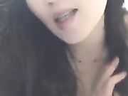 寂寞风骚小少妇家中欲火难耐 开直播露奶子