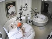 主题酒店偷拍偷情的男女