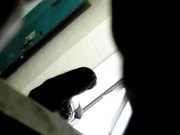 圆润屁股嫩妹上厕所被偷拍