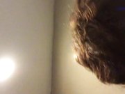 大一美女被学长带到合租公寓在卫生间洗手台上爆插