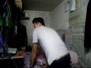 没有钱的小情侣在租的房子做爱