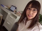 あやみ旬果无修正无码作品继续流出第二弹 穿着制服戴着眼镜和男优大战