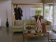 美女逼毛很性感丰满极品抱着插入感觉销魂挡不住鸡动性奋