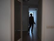 老牛吃嫩草眼镜大叔上楼和白嫩小美女啪啪 上位骑乘自己动69互舔后入猛插