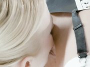 高跟黑皮衣白嫩翘臀诱惑的不要不要饱满逼逼吸允玩弄蹲坐脸上刺激啊