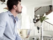 妹妹失恋了 姐夫帮忙用大屌安慰一下 沙发上双飞极品黑丝美女姐妹花 多穴全开发