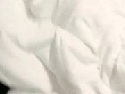 新收的两个稚嫩技校干妹妹和社会小青年旅馆开房淫乱一个妹子还来月经了