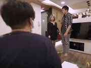 《新年贺岁档》国产AV剧情摄影师诱导女模发浪骚气调情做爱