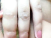 还未破处的高中小妹初次表演拿黄瓜自慰 水超多