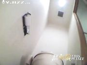 办公司洗手间暗藏摄像头 居然拍到大奶秘书居然这么会玩