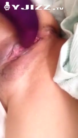 无毛性感美女超爱大茄子插嫩屄