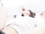 小情侣宾馆激情做爱 又舔又抠 把美女搞的颤抖不已