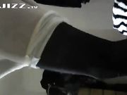 老公不在家 寂寞小骚妇约楼上邻居到家中穿丝袜操逼