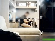 长腿美妇衣服还没脱就被按倒撕破黑丝强行干