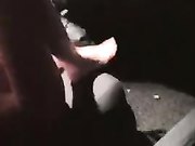 苗条嫩妹夜晚户外车震啪啪 车后座大力猛操灯照近距离特写