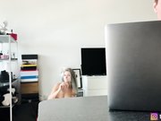 极品身材女神EVA付费新作 男友在工作 绿帽男的骚女友和他朋友激情做爱