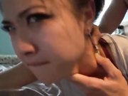 绿眼睛女友和男友卧室做爱，急不可耐的无套后入