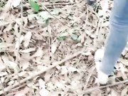 因为疫情大学迟迟没开学寂寞的大学生情侣上完网课到茶园野战