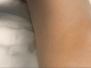 约操身材超棒红衣嫩模偷情 车上就被挑逗的脱掉内裤 后入骑着操