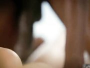 很符合东方人审美的白人长腿大美人 和两个小黑哥3P被爆操