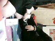 疫情严重白肤肥臀丰满少妇家中接客中年大叔戴着口罩啪啪