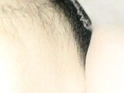 探花大队长约炮良家少妇，撕破丝袜内裤都没脱就草上了，按着小少妇的头口交