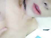 国产TS系列高颜值的大奶美妖七七黑丝足交女上位 被小哥不停操到自己先射出来