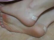 在女儿房间把水嫩的侄女给迷奸了 奶子真是粉嫩 逼逼也水多滑润