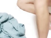 萝莉嫩妹和纹身小伙4P啪啪，口交后面玩弄粉穴上位骑乘抽插