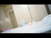 服务相当到位的高挑长腿白嫩离异美少妇兼职会所技师各种体位搞她-1