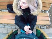 剧情演绎网红美少女伊娃人来人往的公园散步被色男搭讪用高额金钱引诱