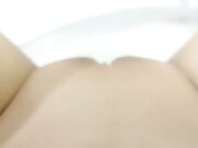 逼逼超性感的瑜伽老师没有几根毛，压在身下无套爆草抽插看骚逼特写流淫水