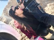 娇嫩性感皮裤长腿妹野外山坡上 被后入疯狂抽插