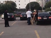 现实抓小三 还是原配厉害 不顾众人围观扒光小三一顿打