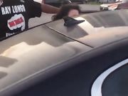 现实抓小三 还是原配厉害 不顾众人围观扒光小三一顿打