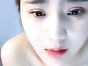 最近某聊天平台很火的范大小姐全裸大尺度诱惑1