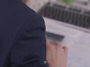 新女员工和中年股长在出差地点拼房_1