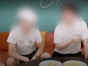 剧情A片串门看中朋友的媳妇 居然驯服他老婆与他做爱他在旁边看打飞机