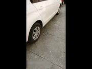 户外嫖妓偷拍《表哥扶贫站街女》简陋平房吃快餐表情销魂