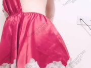 最美推特网红美少女『恶犬』定制版新作-礼服套装诱惑 白嫩美乳粉浪穴