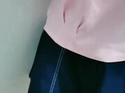 勾搭良家小少妇，丝袜短裙扒光了给小哥口交，躺在床上敞开腿给小哥舔逼