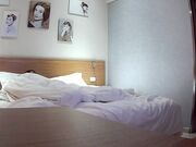 超美少妇酒店和情人啪啪被老公偷录曝光