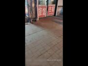 路边小旅馆嫖娼偷拍可爱的丸子头少妇