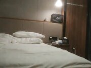 千寻全国探花约了两个妹子留一个啪啪，上位骑乘床上翘屁股后人猛操